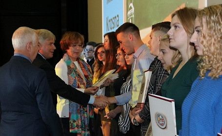 Stypendia motywacyjne dla najzdolniejszych uczniów - zdjęcie w treści nr 2