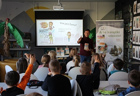 Sejf, guma balonowa i gęsie pióro czyli przepis na wyśmienite spotkanie autorskie… - zdjęcie w treści 