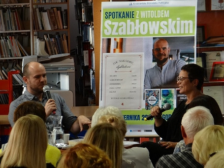 „Co bulgotało w garnku, kiedy zmieniały się losy świata?” – Witold Szabłowski w Krośnieńskiej Bibliotece - zdjęcie w treści  nr 2