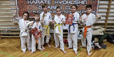 Krośnieński Klub Kyokushin Karate na turniejach w Libiążu i Łabuńkach - zdjęcie w treści 