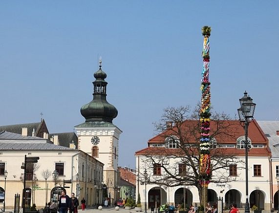 Palma wielkanocna na krośnieńskim rynku