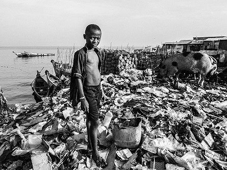 Afrykańskie podróże - wystawa fotograficzna Łukasza Grudysza i Stanisława Materniaka - zdjęcie w treści