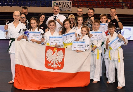 9 pucharów na Mistrzostwach Węgier - zdjęcie w treści 