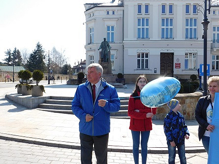 Niebieski Marsz przeszedł ulicami Krosna - zdjęcie w treści 