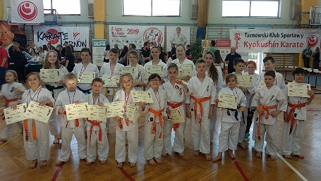 Kolejne medale dla młodych krośnieńskich karateków - zdjęcie w treści 