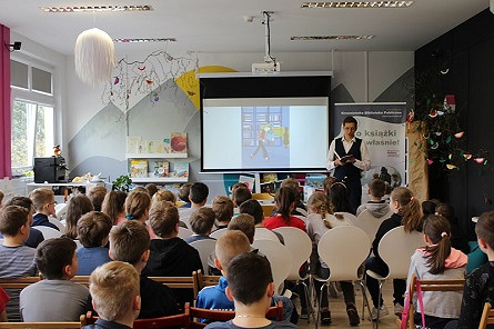 O kobiecie, która zawsze osiągała swój cel… Jakub Skworz na spotkaniach z młodymi czytelnikami - zdjęcie w treści nr 3