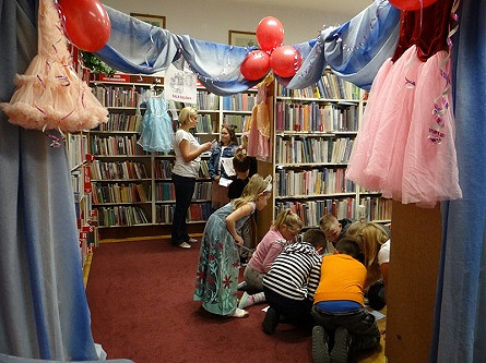 Spotkanie z Kopciuszkiem w KBP - zdjęcie w treści nr 1