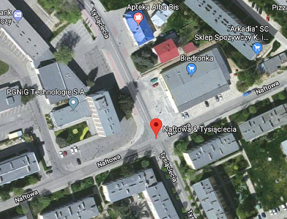 Skrzyżowanie ulic Tysiąclecia i Naftowej w Krośnie - widok satelity, źródło: Google Maps