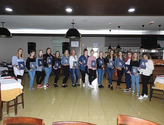 Rozdanie certyfikatów