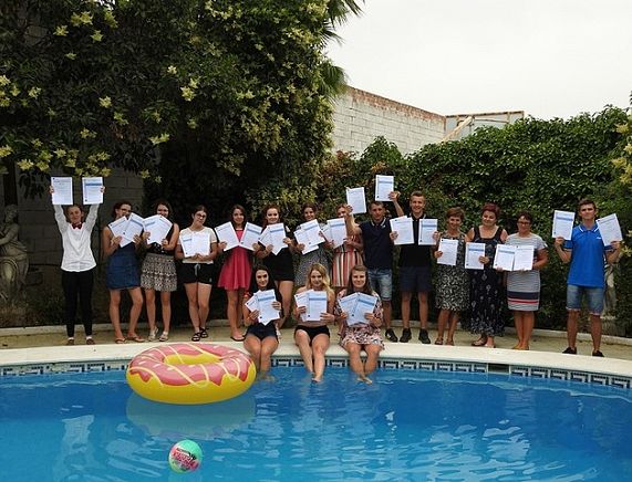 Rozdanie certyfikatów na zakończenie staży