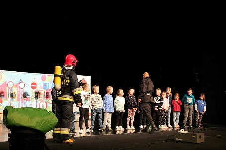 Krośnieńskie pierwszaki dostały odblaski - zdjęcie w treści nr 2