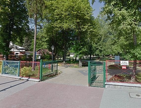 Ogródek Jordanowski w Krośnie - źródło fot. google street view