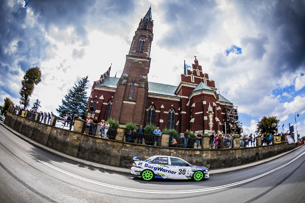 56 ZAWODNIKÓW ZAKOŃCZY SEZON PODCZAS 16. WYŚCIGU GÓRSKIEGO - zdjęcie w treści