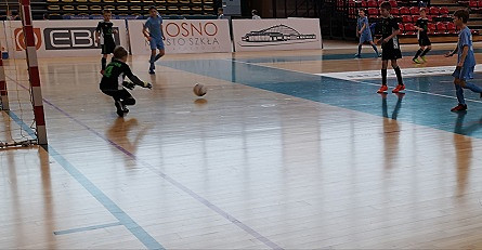 Turniej piłki nożnej EntreCup w kategorii U10 - zdjęcie w treści 