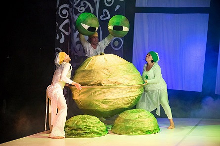 Spektakl Calineczka w RCKP - zdjęcie w treści 