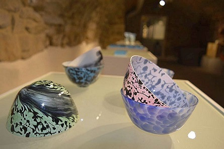 Wystawa poplenerowa Dolnośląskich Warsztatów i Sympozjum Szkła Artystycznego. EWOLUCJA - zdjęcie w treści 