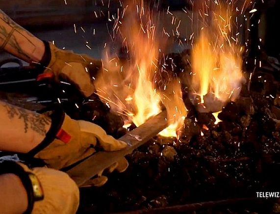 Kadr filmu „Wykuci w ogniu”