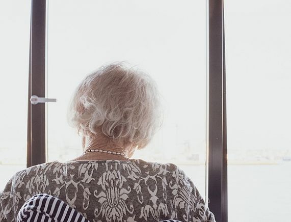 Kobieta w podeszłym wieku