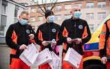 Przekazanie Kart Podarunkowych od VIVO Krosno dla medyków krośnieńskiego pogotowia
