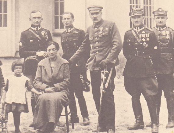 Plakat wystawy Szlakiem Piłsudskich