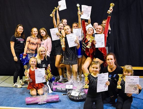 Cheerleaderki Fragolin MOSiR Krosno na Mistrzostwach Małopolski