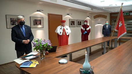 Dyplomatorium w Karpackiej Państwowej Uczelni w Krośnie w formule on-line - zdjęcie w treści