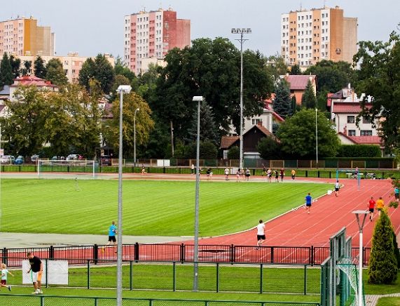 Boisko sportowe z bieżnią
