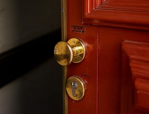 Otwarte drzwi - źródło fot. pixabay