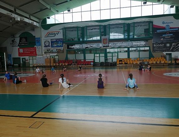 Treningi grup młodzieżowych wróciły na halę i obiekty MOSiR-u