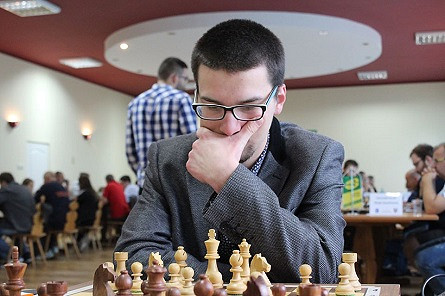 Brązowy medal i awans KKSz Karpaty Urania MOSiR Krosno do II ligi seniorów w szachach - zdjęcie w treści nr 1