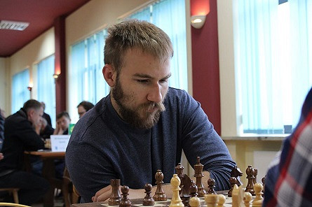 Brązowy medal i awans KKSz Karpaty Urania MOSiR Krosno do II ligi seniorów w szachach - zdjęcie w treści nr 2