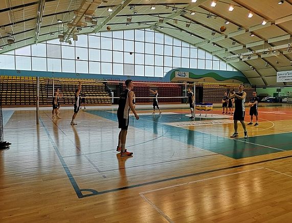 Reprezentacja Polski Juniorów w piłce siatkowej trenuje w Krośnie