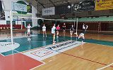Siatkarskie grupy młodzieżowe Karpat MOSiR Krosno podczas treningu
