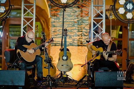 Koncerty na żywo i transmisje online - zakończyła się 5. edycja Young Arts Festival w Krośnie - zdjęcie w treści