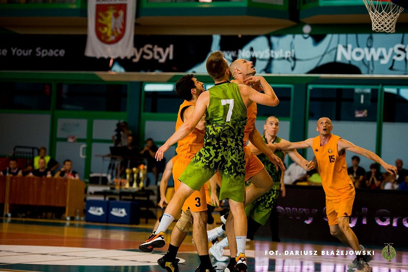 XX Mistrzostwa Podkarpacia w koszykówce mężczyzn rozstrzygnięte - zdjęcie w treści 