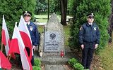 Złożenie kwiatów pod pomnikami pamięci poległych w II wojnie światowej