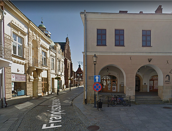 Ul. Franciszkańska - widok od strony rynku - źródło - Google Maps