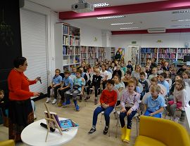 Agnieszka Urbańska o swoich bohaterach na spotkaniach w bibliotece (3).JPG