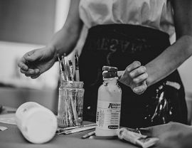 Grafika wystawy - Nie zasypiam bez zaśnięcia  - Gabrieli Cichowskiej