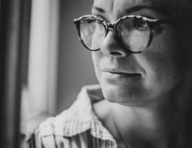 Grafika wystawy - Nie zasypiam bez zaśnięcia  - Gabrieli Cichowskiej