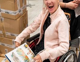 Przekazanie książek dla OREW