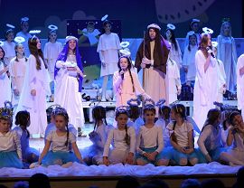 Widowisko "Anieli w niebie śpiewają"