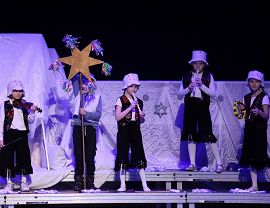 Widowisko "Anieli w niebie śpiewają"