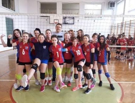 Drużyna siatkarek Karpat MOSiR Krosno