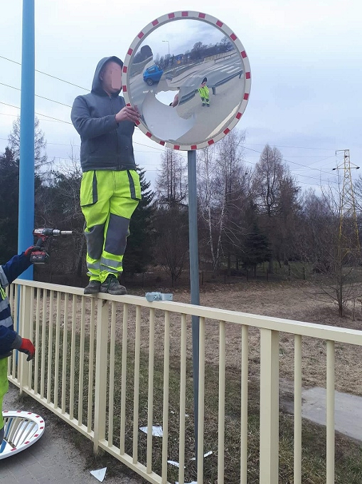 Wandale zniszczyli 30 wiat przystankowych. Apelujemy o pomoc w ujęciu sprawców - zdjęcie w treści nr 1
