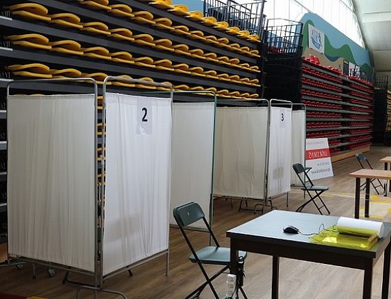 Powszechny Punkt  Szczepień na hali