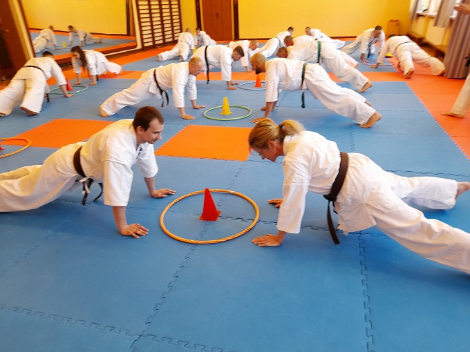 Nowi instruktorzy w Krośnieńskim Klubie Kyokushin Karate - zdjęcie w treści
