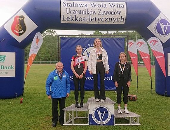 Zawodnicy KKB MOSiR Krosno na podium zawodów