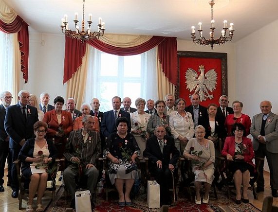 Uroczystość jubileuszu Złotych Godów w krośnieńskim Urzędzie Stanu Cywilnego