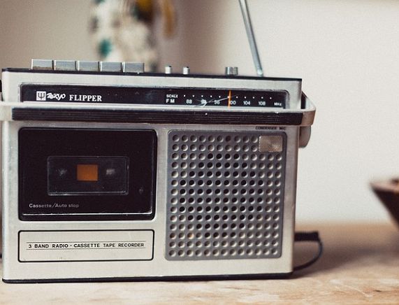 radio-821602_640.jpg